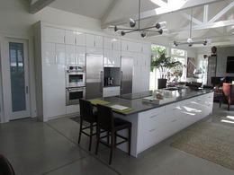 Centre Island - Country homes for sale and luxury real estate including horse farms and property in the Caledon and King City areas near Toronto